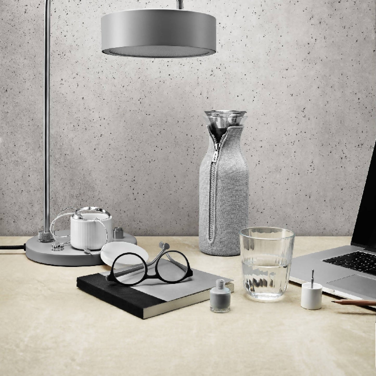 Jarra con Funda 1 L2#Grafito