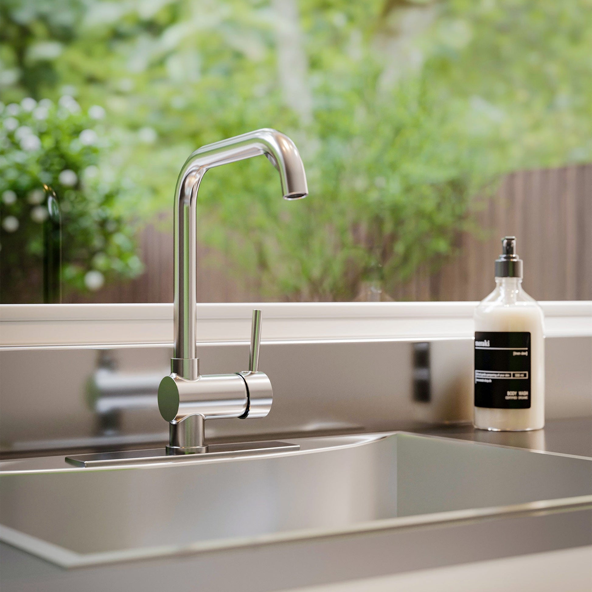 Grifería Monomando Sobre Cubierta Con Base Lyra1#Acero