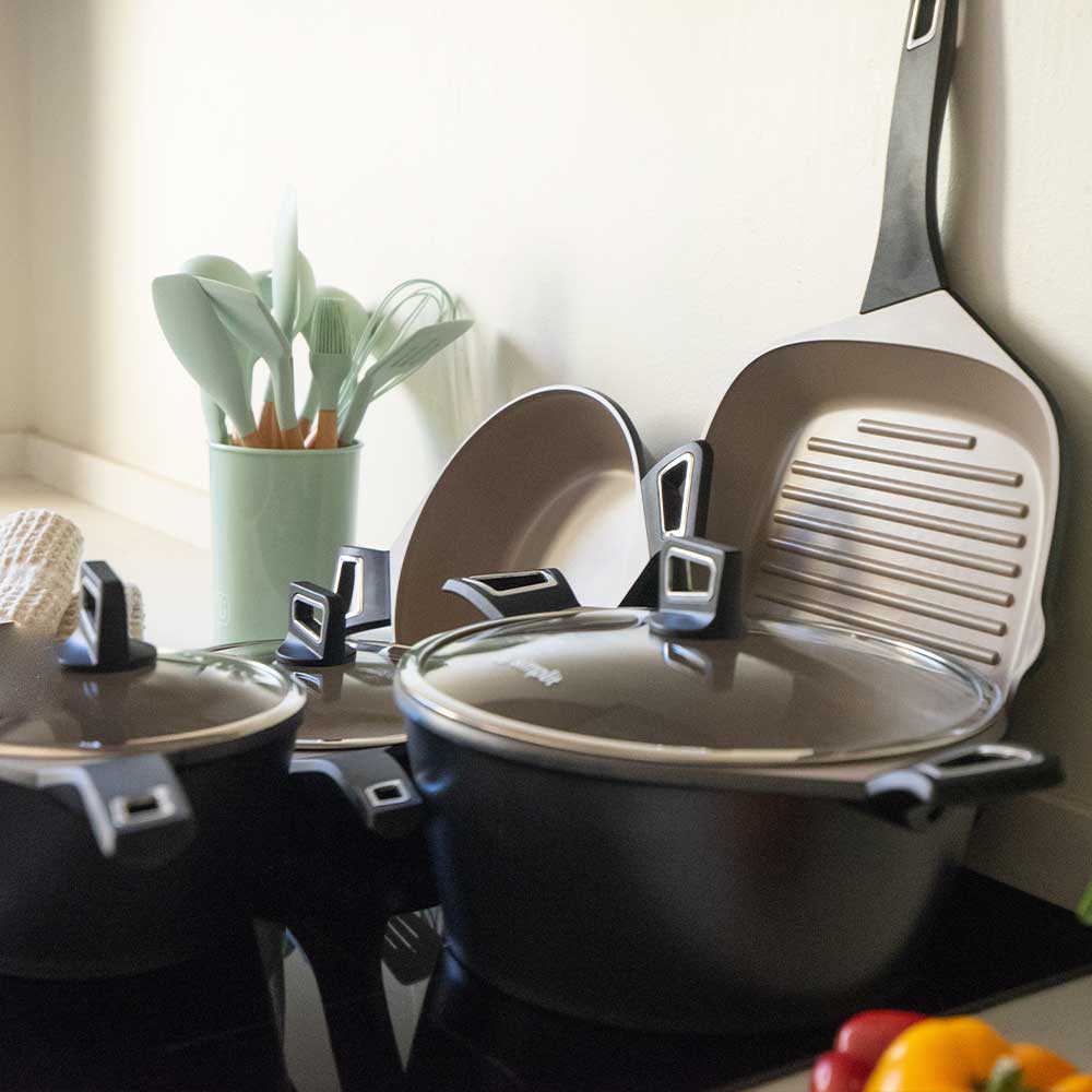 Kit Batería Cocina 8 Pza + Set 12 Utensilios Calipso3#Negro|Azul