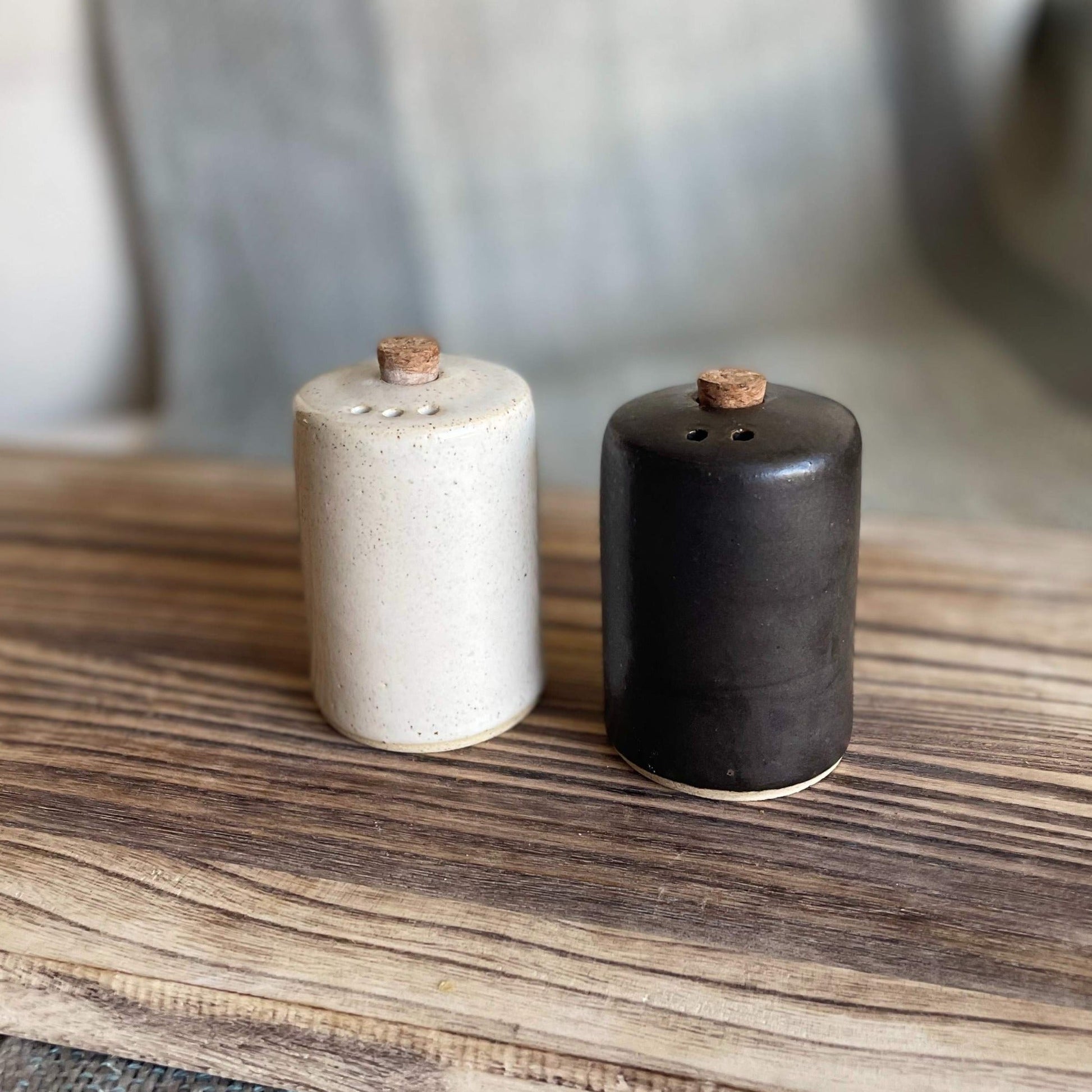 Salero y Pimentero2#Blanco|Negro