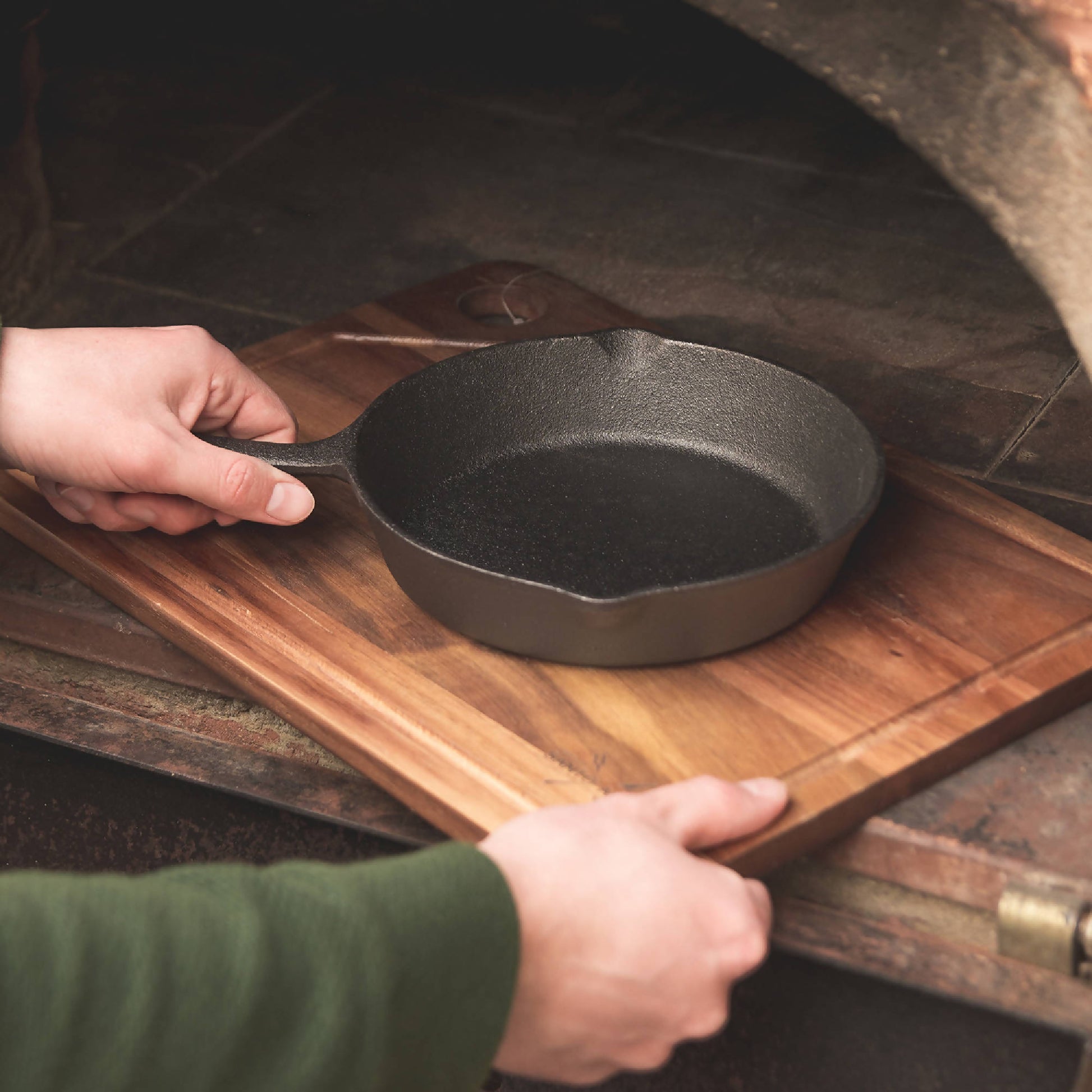 Set Sartén Hierro + Tabla Madera1#Negro