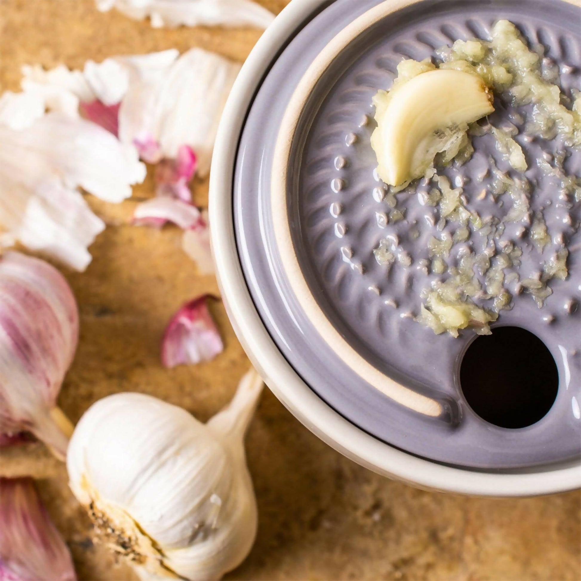 Contenedor y Rallador Ajo4#Crema